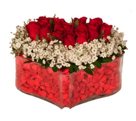 Ankara Keçiören Çankaya Çiçekçi firma ürünümüz Kalp içinde gül çiçekleri Ankara çiçek gönder firması şahane ürünümüz 